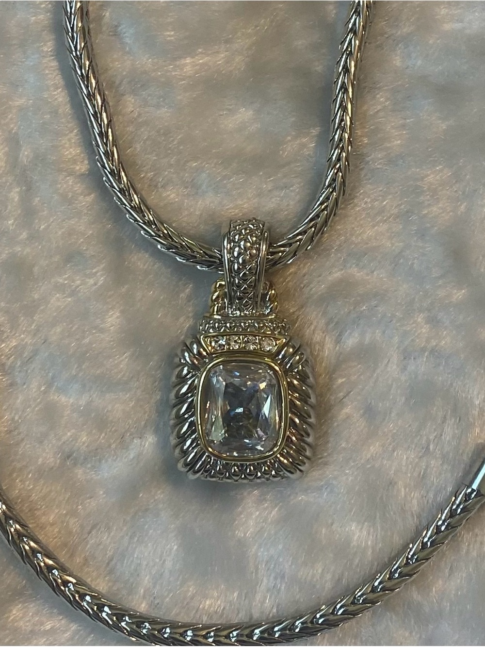 🍀Silver Magnetic Pendant Necklace with Clear Stone